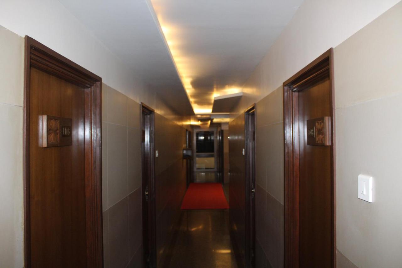 Annai In Saravana Bhavan Fine Stay And Restaurant Vailankanni Eksteriør bilde