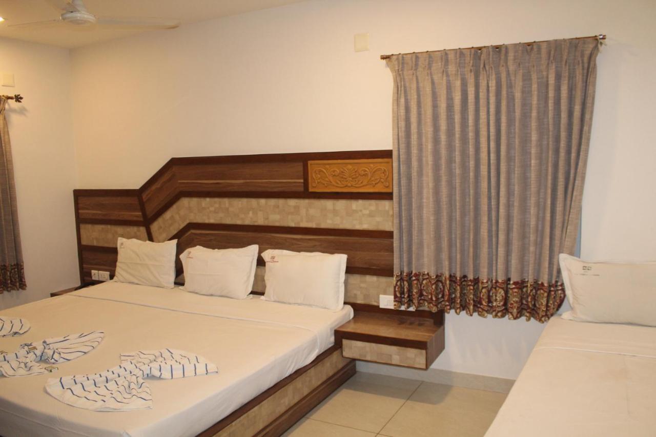 Annai In Saravana Bhavan Fine Stay And Restaurant Vailankanni Eksteriør bilde